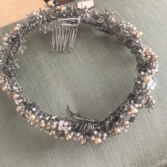 Wow can’t get over this gorgeous tiara vintage for sale - Picture 2 of 7